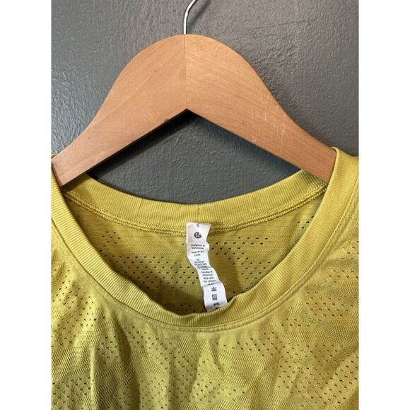 Lululemon Womens Yellow Sleeveless Cropped Tank Top Vent Size 6 - Picture 3 of 3